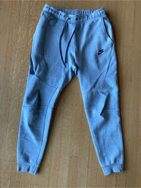 Nike Tech Men’s Light Grey Jogger Sweatpants, Small